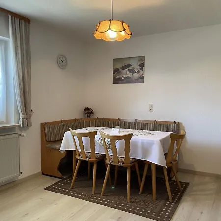 Haus Beate, Im Bienenparadies アパート *