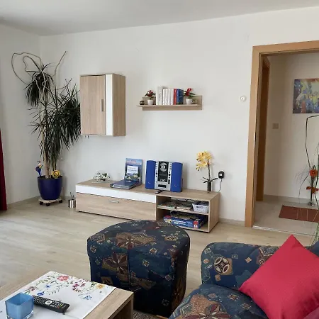 Haus Beate, Im Bienenparadies アパート *